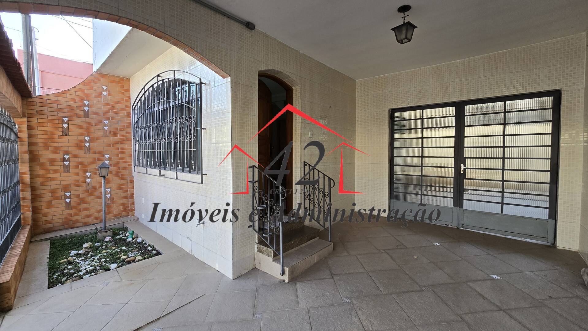 Sobrado à venda com 2 quartos, 148m² - Foto 1