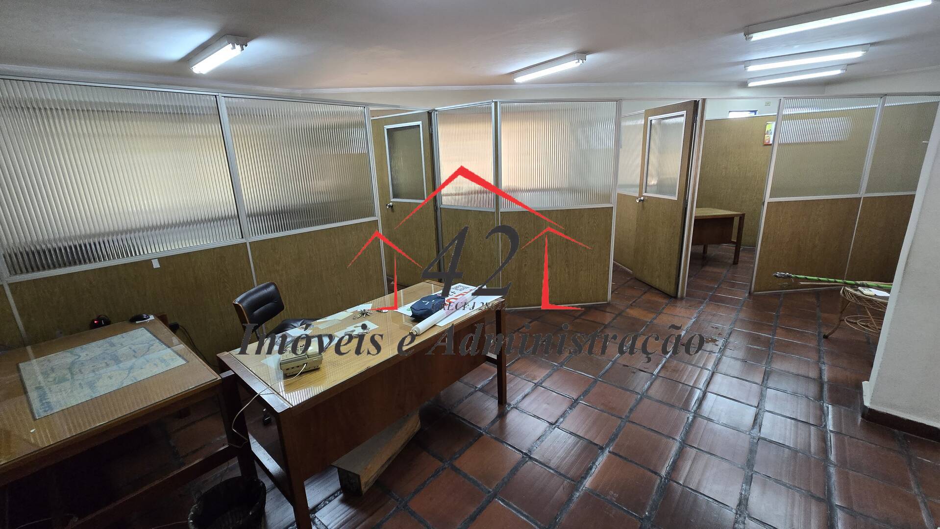 Prédio Inteiro para alugar, 109m² - Foto 1